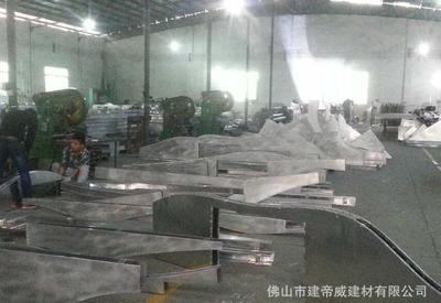 工廠(chǎng)直供優(yōu)質(zhì)鋁型材貼天然木皮裝飾面板 價(jià)格、廠(chǎng)家與圖片全解析